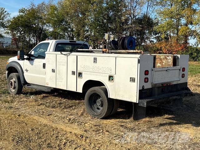 Ford F-550 都市/通用型車輛