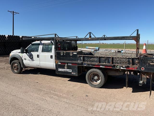 Ford F-550 平板式/側卸式卡車