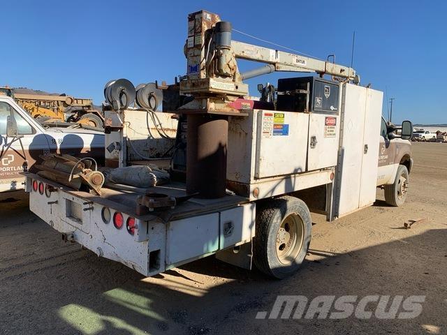 Ford F-550 都市/通用型車輛