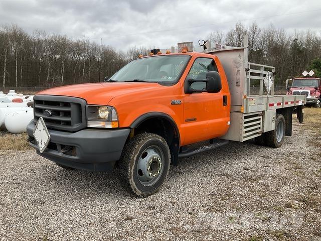 Ford F-550 起重機卡車