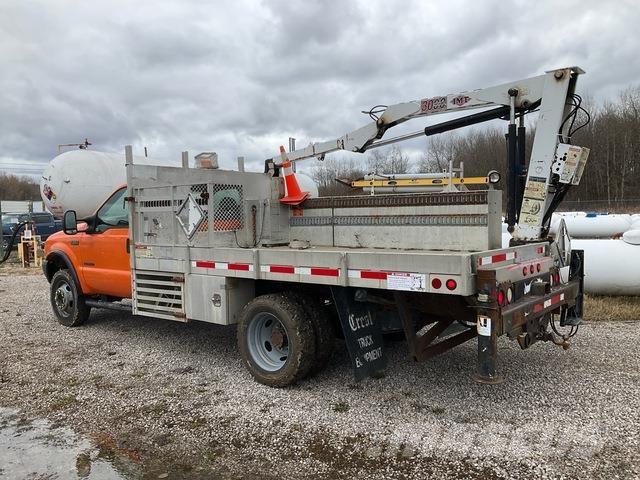 Ford F-550 起重機卡車