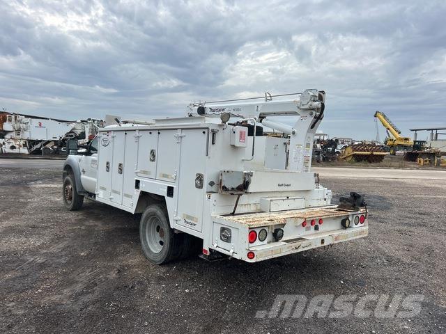 Ford F-550 都市/通用型車輛