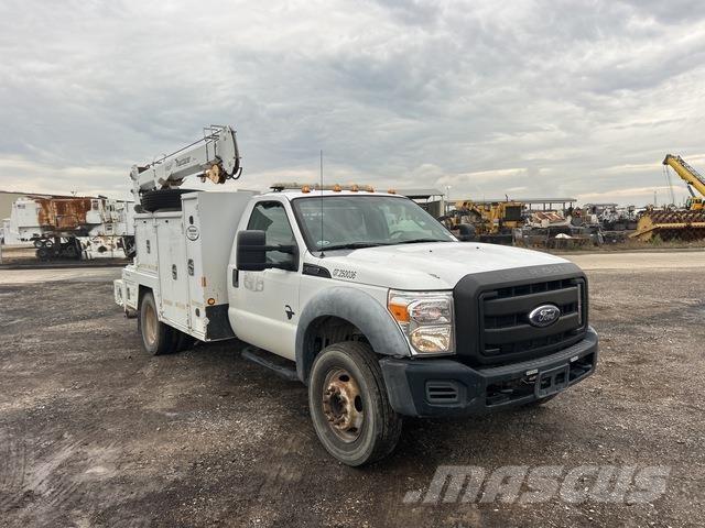 Ford F-550 都市/通用型車輛