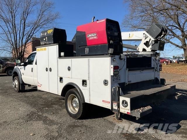 Ford F-550 都市/通用型車輛