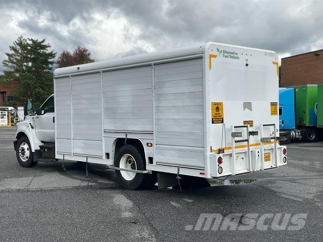 Ford F-650 貨箱式卡車