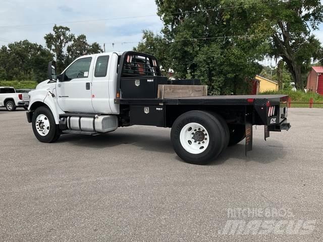 Ford F-650 平板式/側卸式卡車