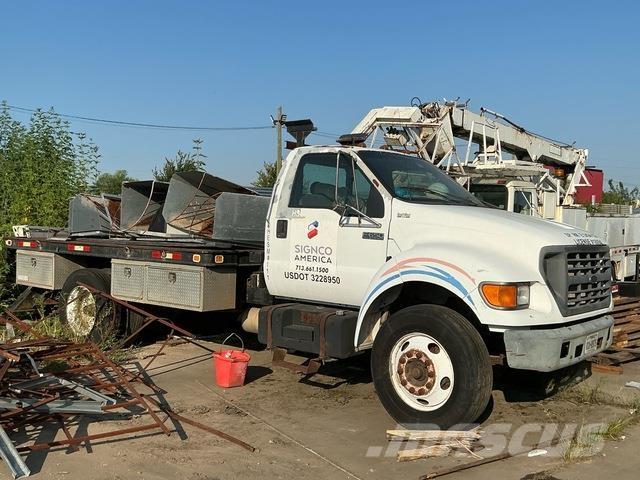 Ford F-650 平板式/側卸式卡車