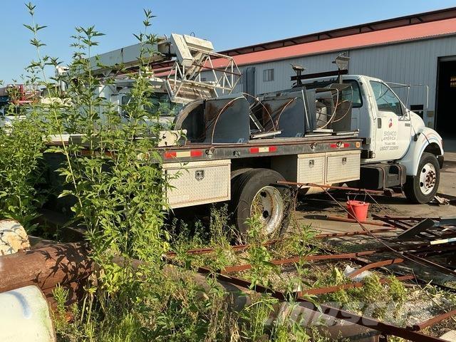 Ford F-650 平板式/側卸式卡車