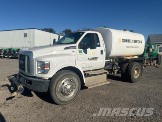 Ford F-650 水車