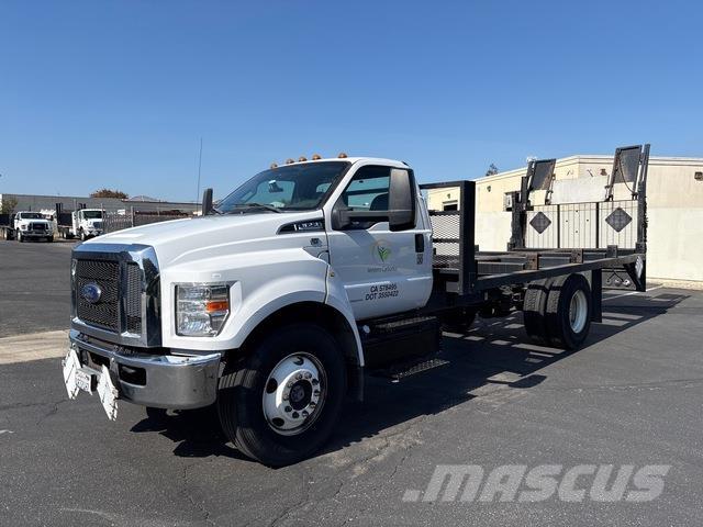 Ford F-650 平板式/側卸式卡車