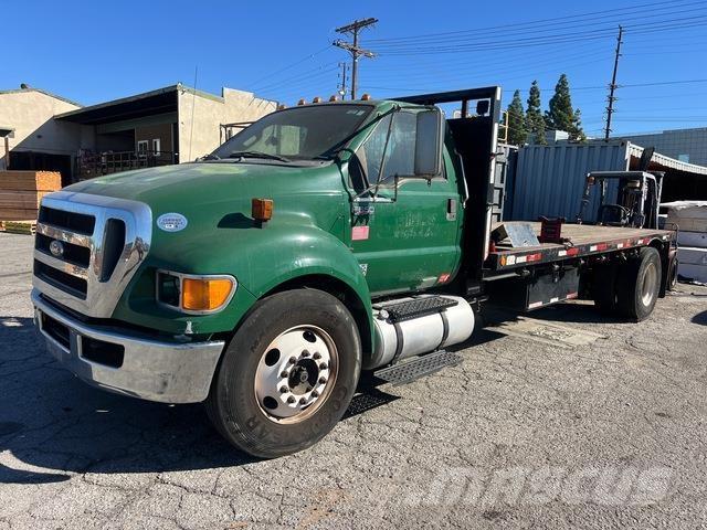 Ford F-650 平板式/側卸式卡車