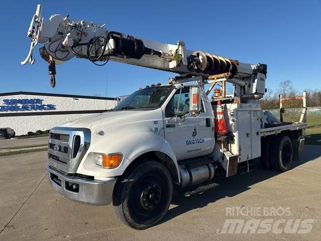 Ford F-750 移動式鑽機車