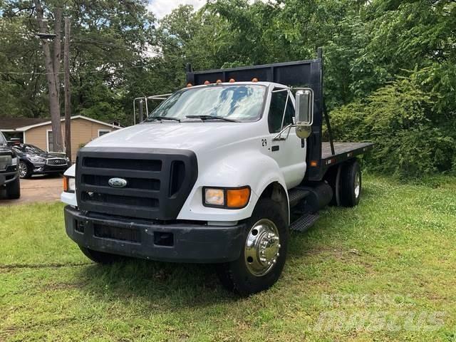 Ford F-750 平板式/側卸式卡車