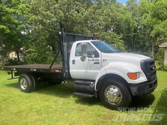 Ford F-750 平板式/側卸式卡車