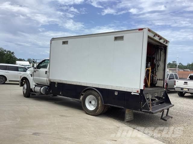 Ford F-750 運油車