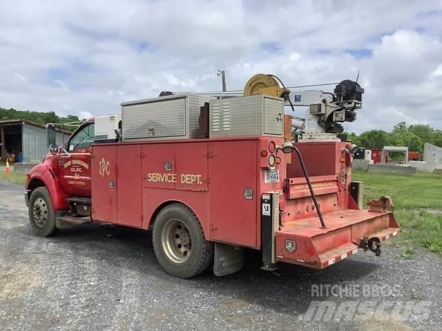 Ford F-750 都市/通用型車輛