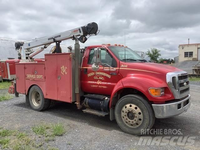 Ford F-750 都市/通用型車輛