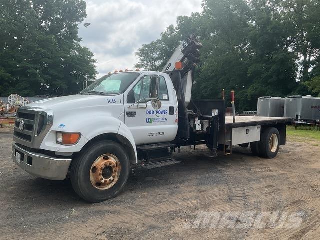 Ford F-750 平板式/側卸式卡車