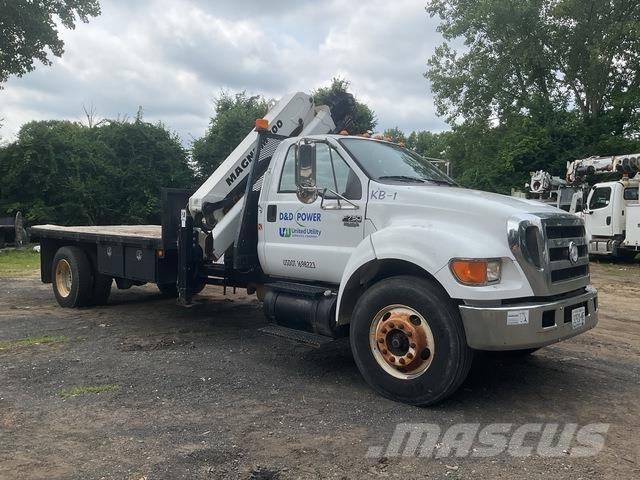 Ford F-750 平板式/側卸式卡車