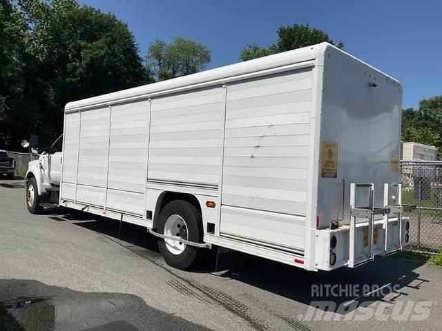 Ford F-750 飲料運輸卡車