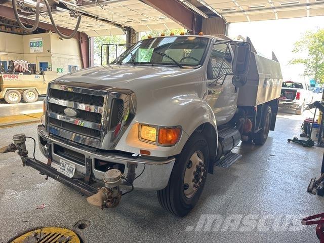 Ford F-750 水車