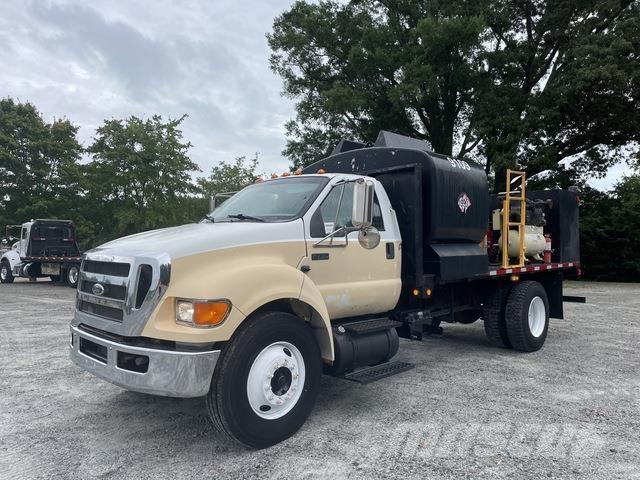 Ford F-750 運油車