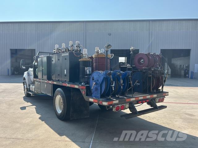 Ford F-750 運油車