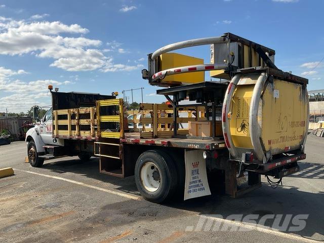 Ford F-750 都市/通用型車輛