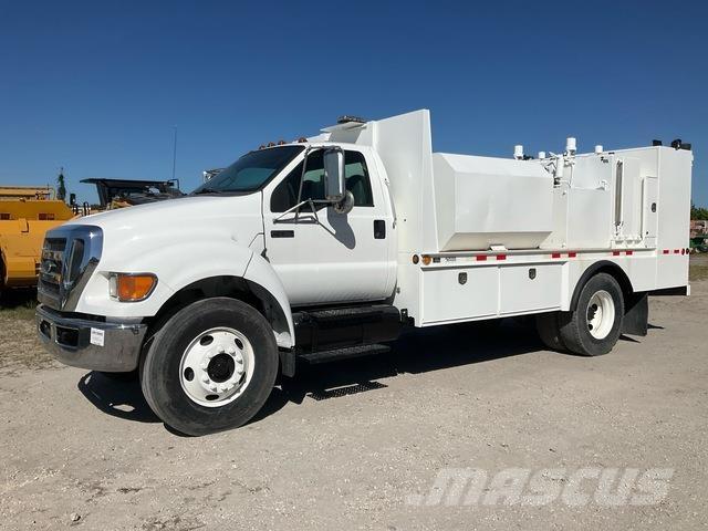 Ford F-750 運油車