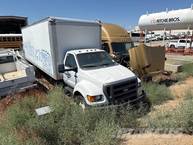 Ford F-750 貨箱式卡車