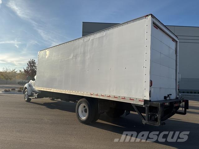 Ford F-750 貨箱式卡車