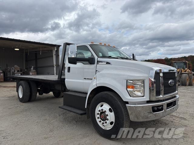 Ford F-750 平板式/側卸式卡車