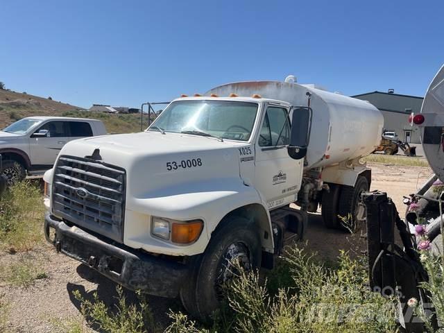 Ford F-800 水車
