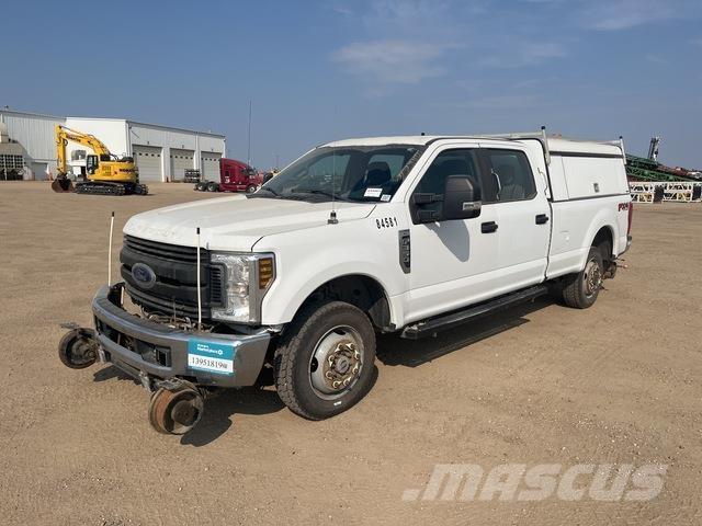 Ford F350 皮卡.傳統半斗卡車/側卸板