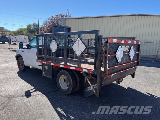 Ford F350 平板式/側卸式卡車