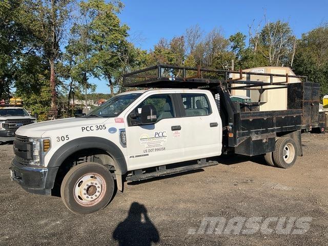 Ford F450 平板式/側卸式卡車