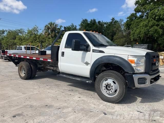 Ford F550 平板式/側卸式卡車