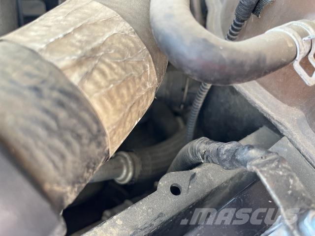 Ford F550 平板式/側卸式卡車