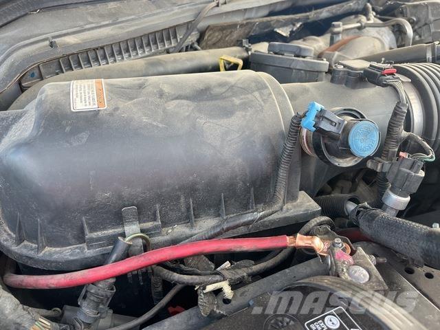 Ford F550 平板式/側卸式卡車