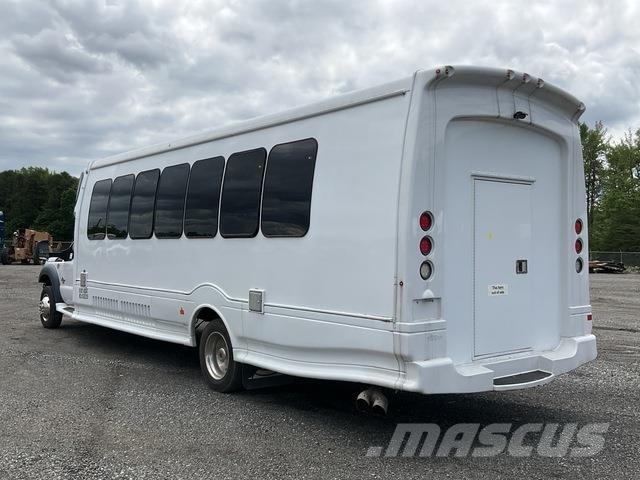 Ford F550 迷你巴士
