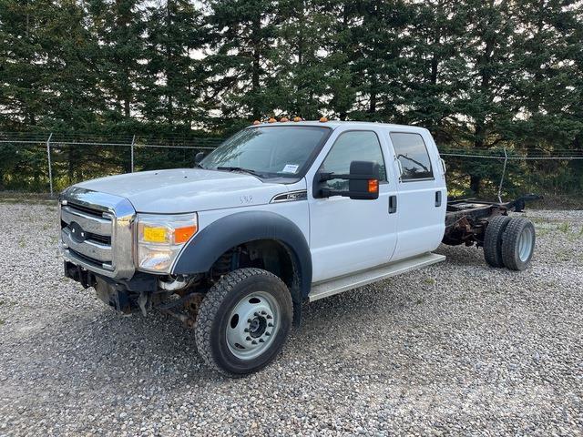 Ford F550 駕駛室與內部