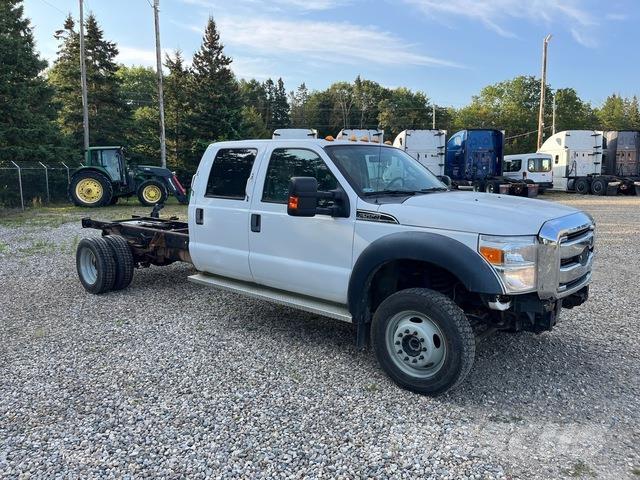 Ford F550 駕駛室與內部