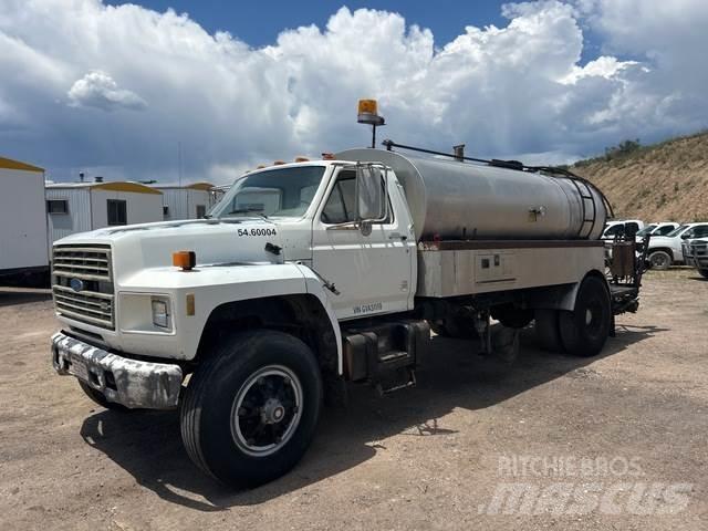 Ford F700 混凝土車