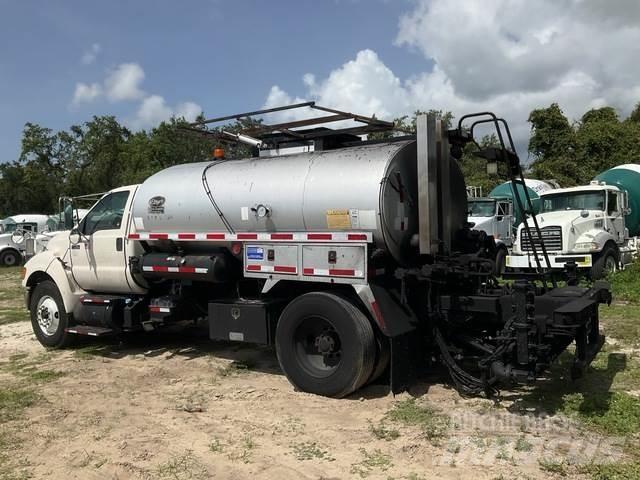 Ford F750 混凝土車