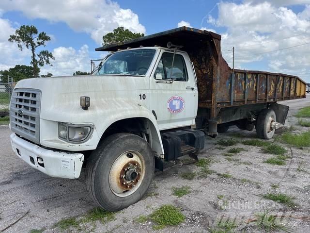 Ford F800 傾卸式卡車
