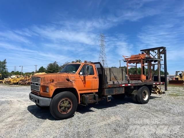 Ford F800 都市/通用型車輛