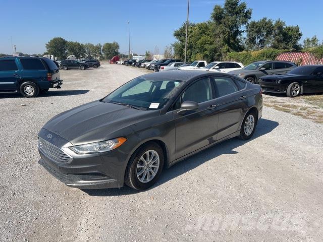 Ford Fusion 汽車