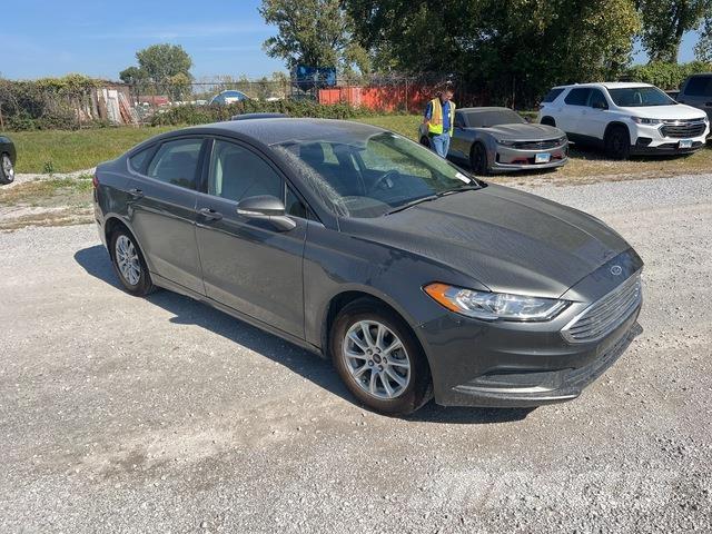 Ford Fusion 汽車