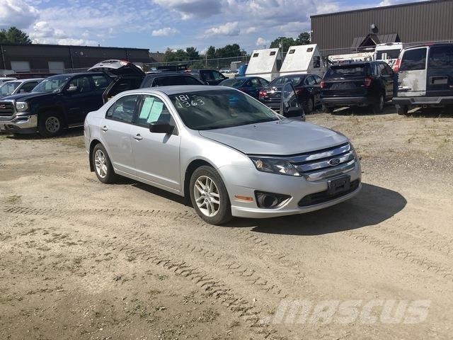 Ford Fusion S 汽車