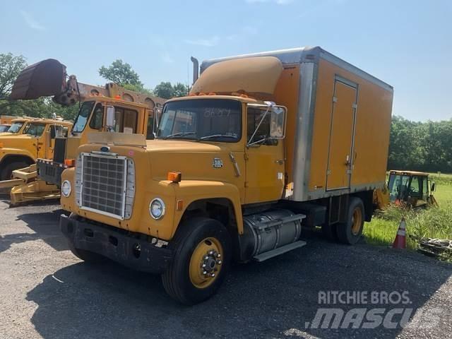 Ford L8000 都市/通用型車輛